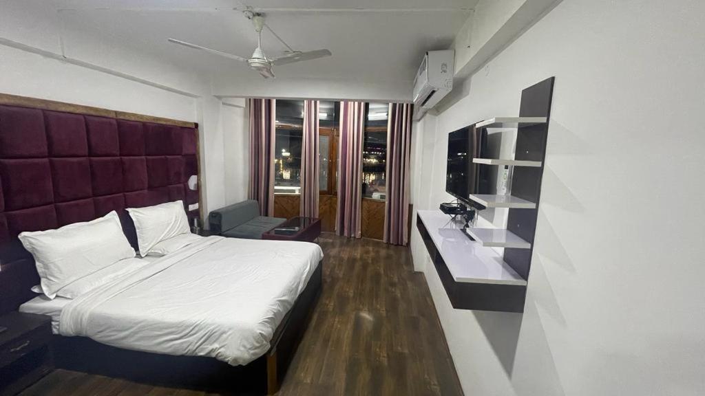 Hotel Senorita Σριναγκάρ Εξωτερικό φωτογραφία