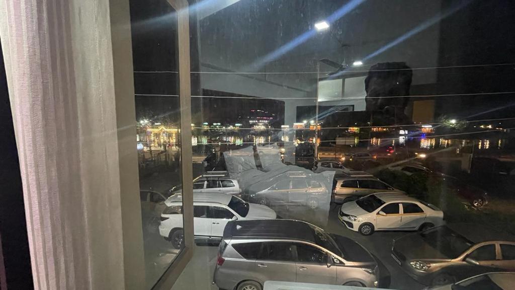 Hotel Senorita Σριναγκάρ Εξωτερικό φωτογραφία
