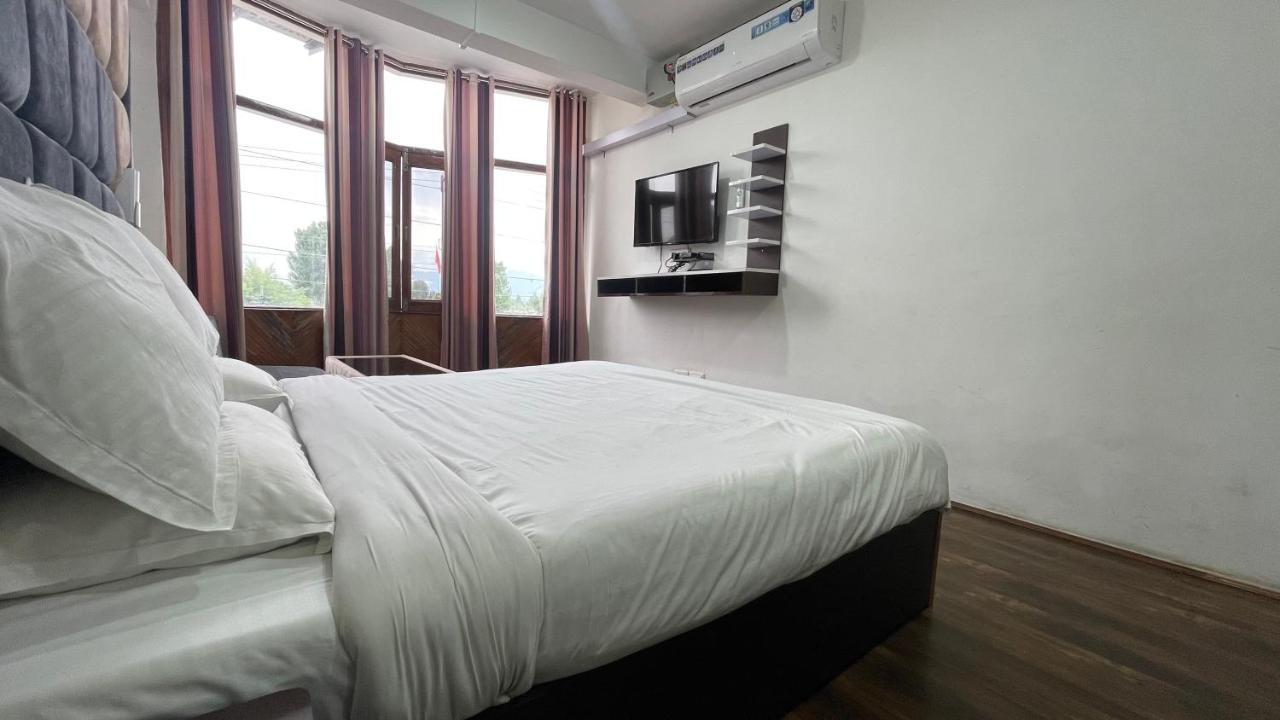 Hotel Senorita Σριναγκάρ Εξωτερικό φωτογραφία