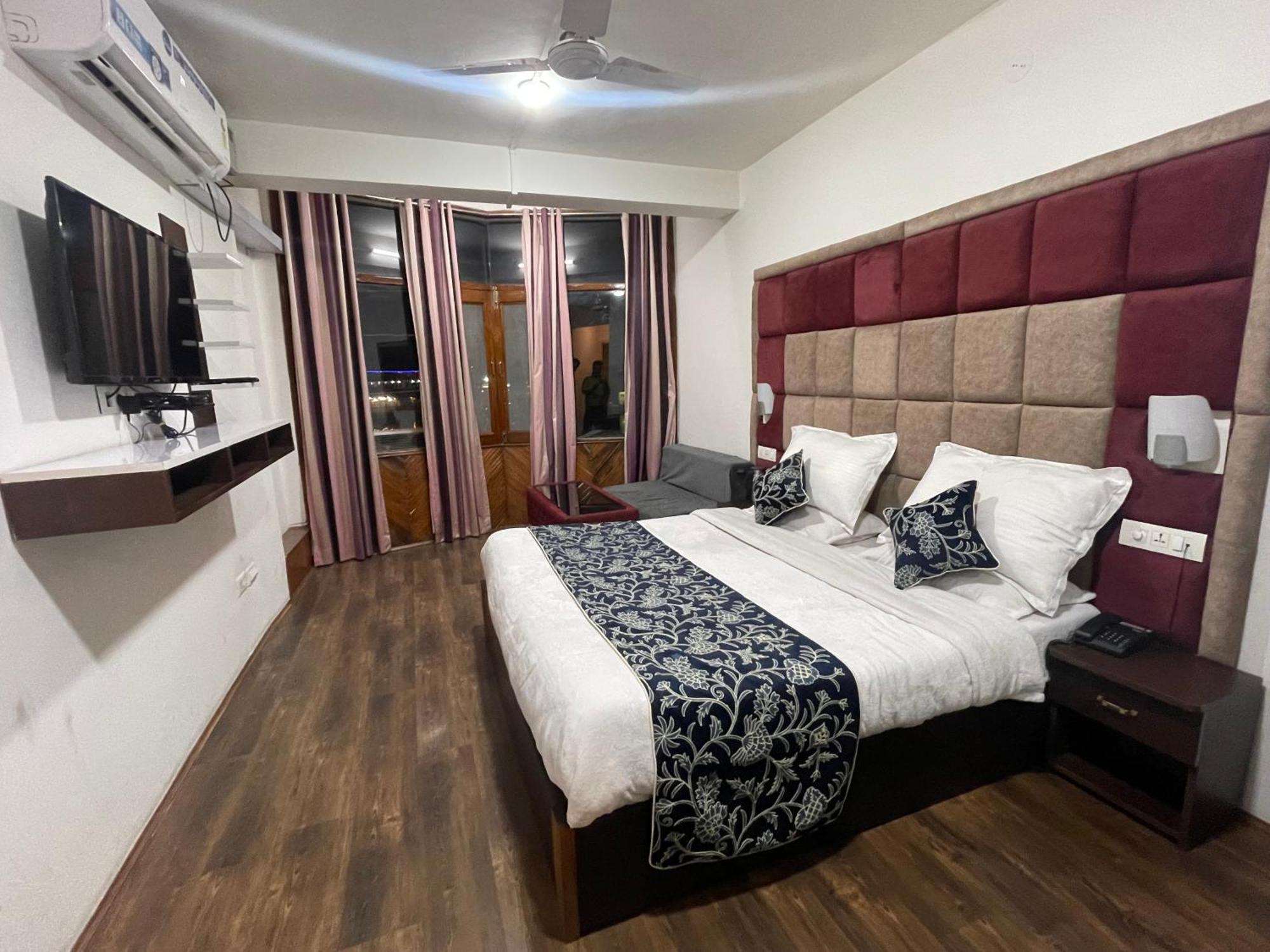 Hotel Senorita Σριναγκάρ Εξωτερικό φωτογραφία