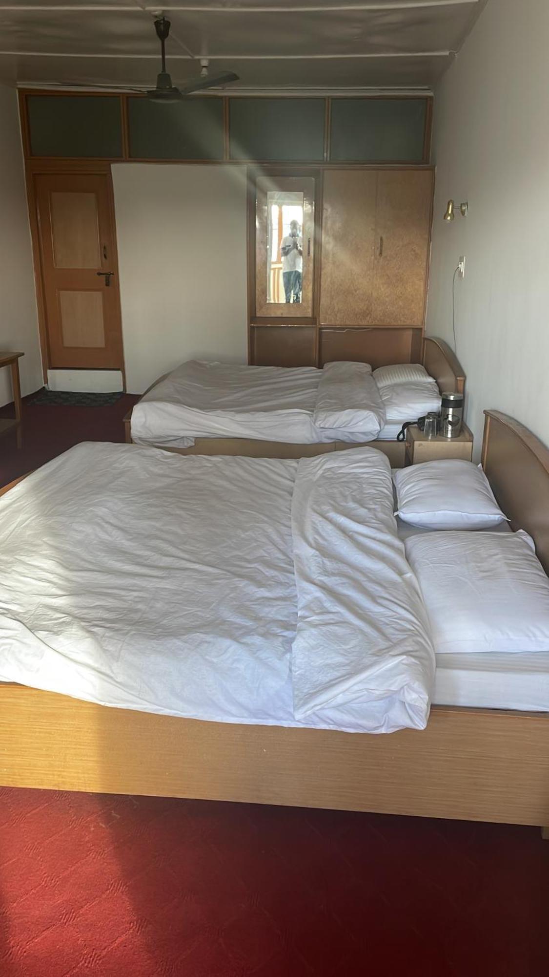 Hotel Senorita Σριναγκάρ Εξωτερικό φωτογραφία